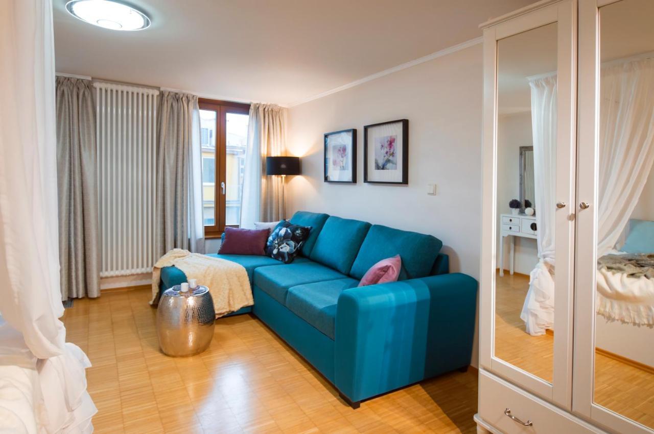Modern Apartment Charvatova プラハ エクステリア 写真