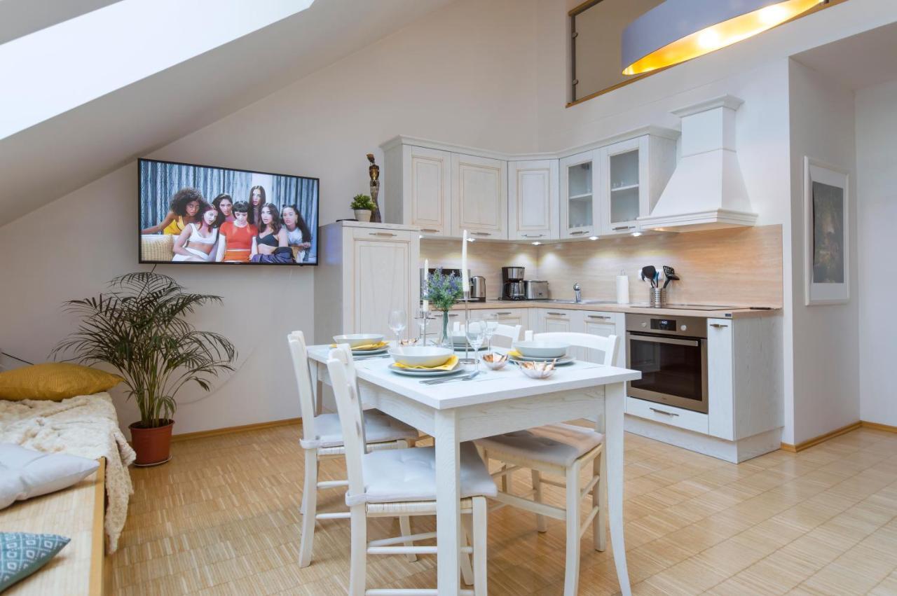 Modern Apartment Charvatova プラハ エクステリア 写真