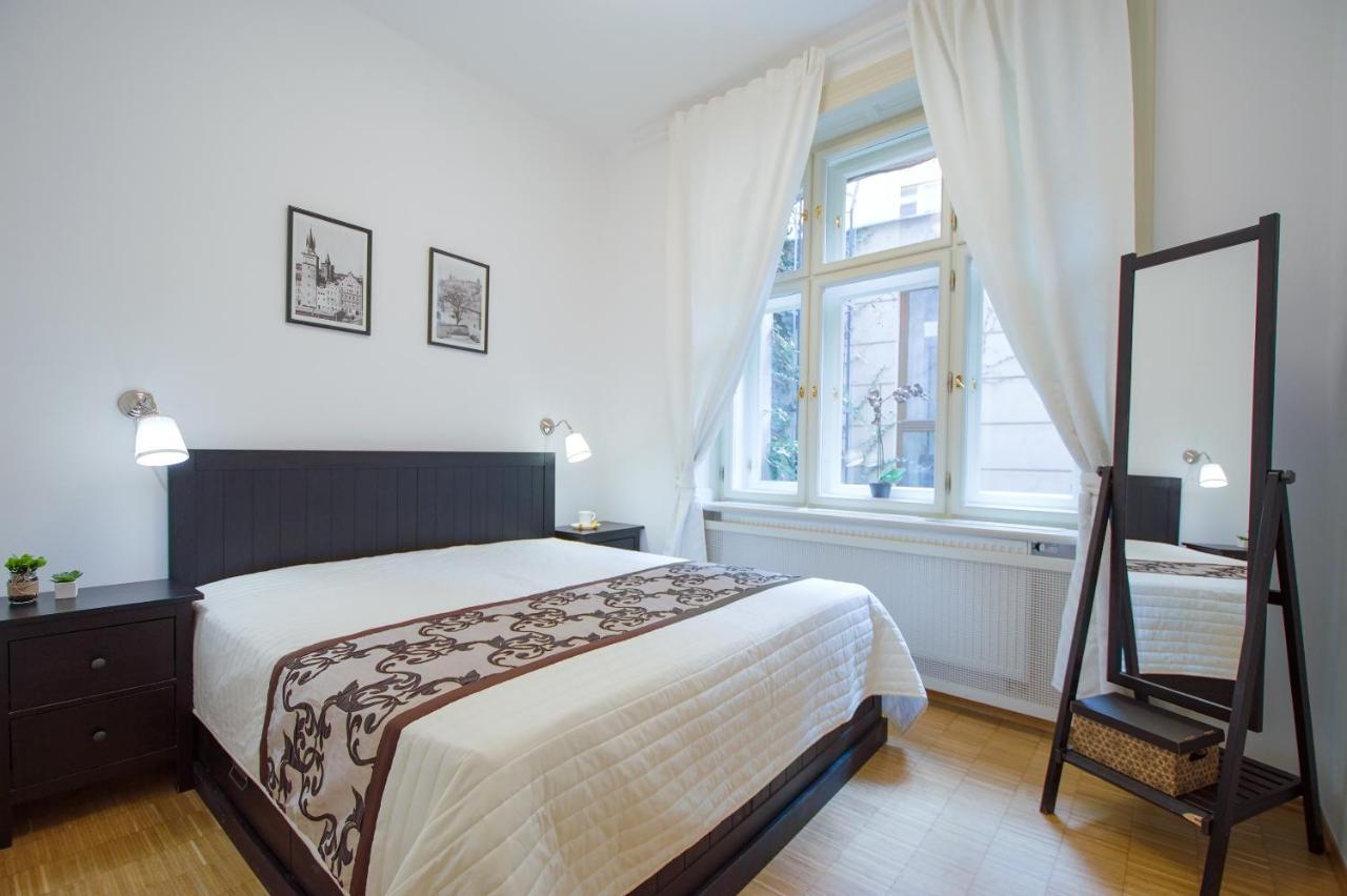 Modern Apartment Charvatova プラハ エクステリア 写真