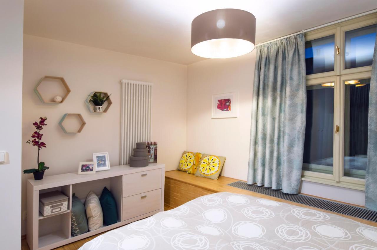Modern Apartment Charvatova プラハ エクステリア 写真